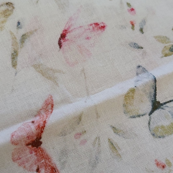 2 Pieces Lisa Audit Fabric 44"x45", 36"x44.5" - Picture 12 of 16